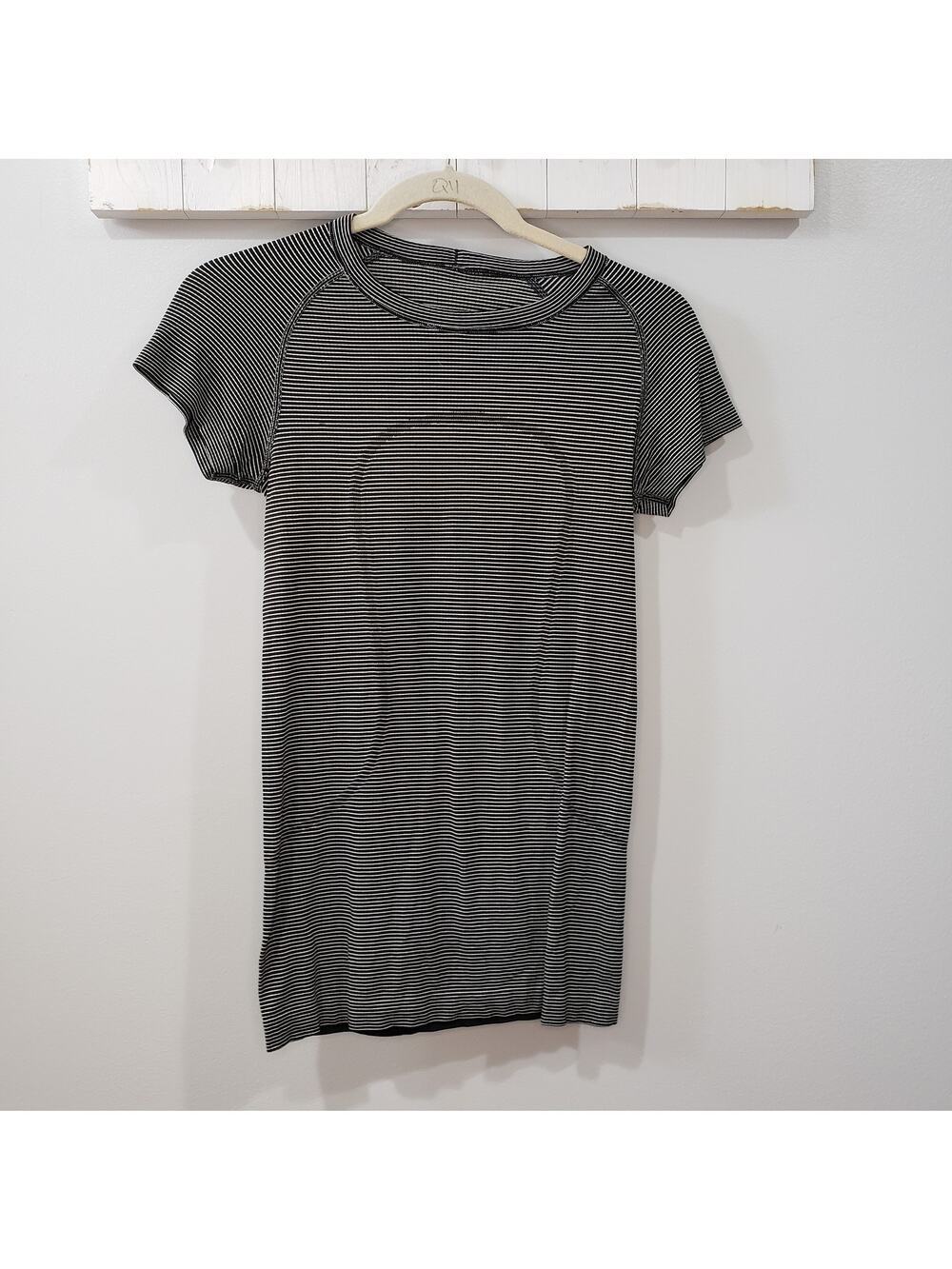Lululemon Swiftly Tech Short Sleeve Shirt Black White Stripe Women's 4 Running